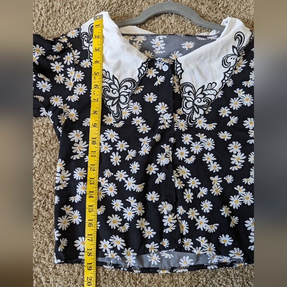 Vintage handmade daisy button up crop top - Picture 3 of 5